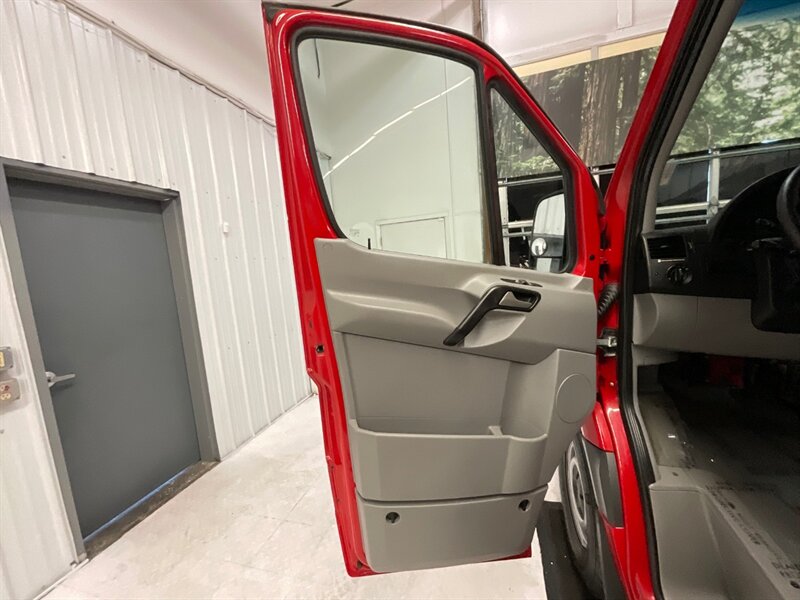 2016 Mercedes-Benz Sprinter 2500 CARGO VAN  / 2.1L 4Cyl DIESEL / 1-OWNER  / Backup Camera / Standard Roof & 144 " WB / Excel Cond - Photo 28 - Gladstone, OR 97027