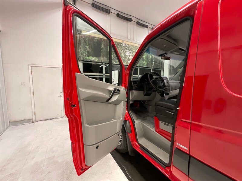 2016 Mercedes-Benz Sprinter 2500 CARGO VAN  / 2.1L 4Cyl DIESEL / 1-OWNER  / Backup Camera / Standard Roof & 144 " WB / Excel Cond - Photo 30 - Gladstone, OR 97027