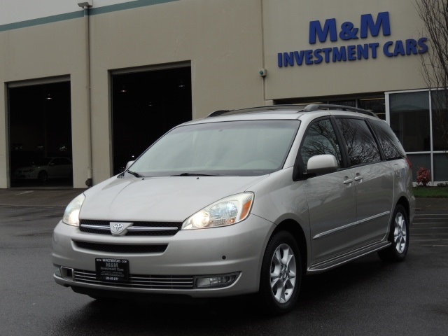 2004 Toyota Sienna XLE Limited / Leather / Moon Roof