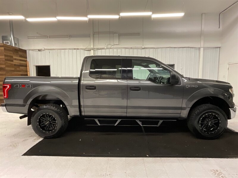 2016 Ford F-150 XLT Crew Cab 4X4 / 5.0L V8 / BRAND NEW TIRES  / Excellent Condition / Running board & Raceline Wheels - Photo 4 - Gladstone, OR 97027