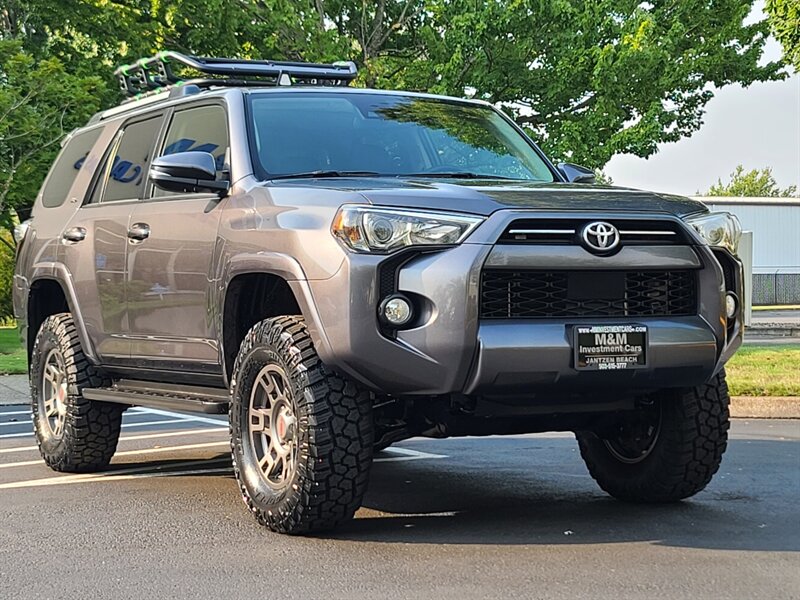 2020 Toyota 4Runner SR5 Premium  / NEW TRD WHEELS / NEW TIRES / SUN ROOF / FACTORY WARRANTY / 1-OWNER - Photo 2 - Portland, OR 97217