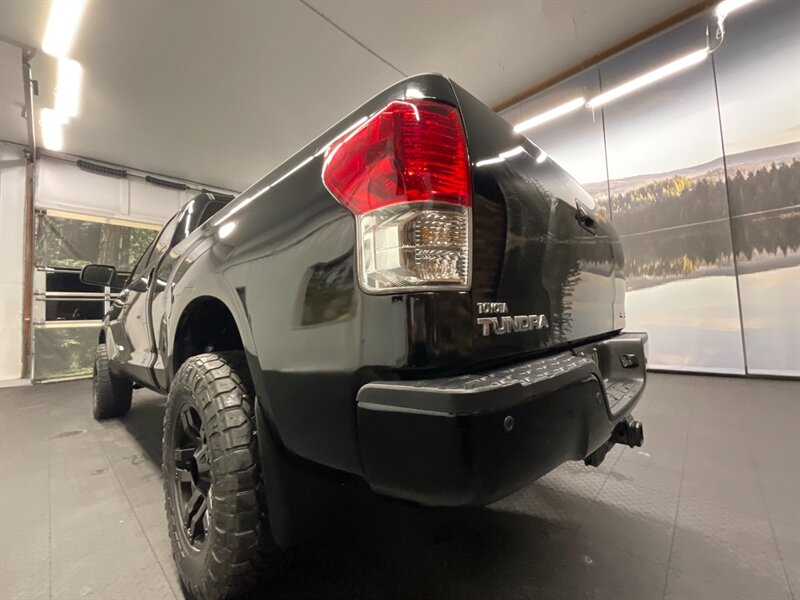 2013 Toyota Tundra Limited 4X4 / 5.7L V8 / Leather / LIFTED & SHARP  Leather & Heated Seats / Backup Camera / LOCAL TRUCK / RUST FREE - Photo 11 - Gladstone, OR 97027