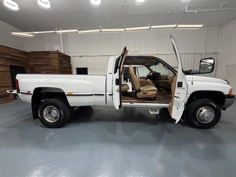 1999 Dodge Ram 3500 Laramie SLT 4X4 5.9L DIESEL / DUALLY / ZERO RUST / Leather Seats / BRAND NEW TIRES / 119K MILES - Photo 46 - Gladstone, OR 97027