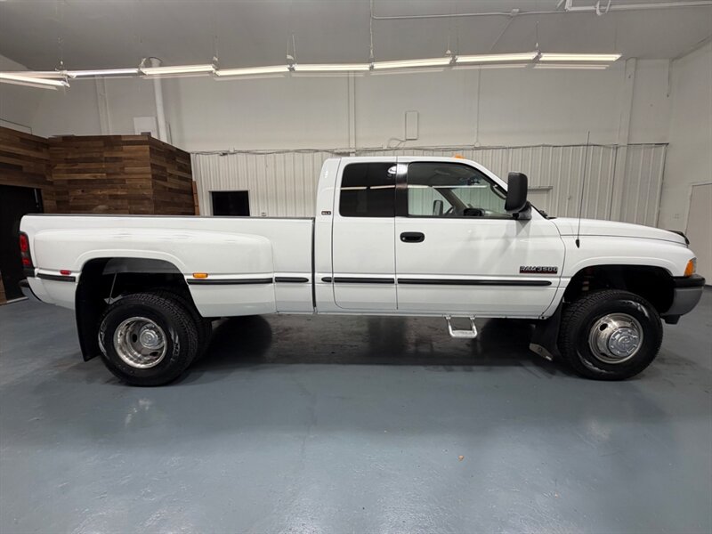 1999 Dodge Ram 3500 Laramie SLT 4X4 5.9L DIESEL / DUALLY / ZERO RUST / Leather Seats / BRAND NEW TIRES / 119K MILES - Photo 4 - Gladstone, OR 97027