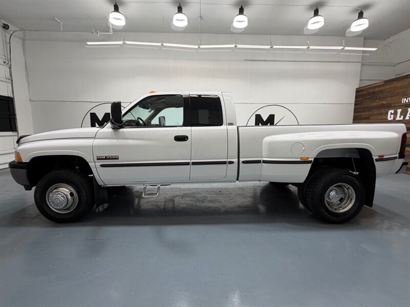1999 Dodge Ram 3500 Laramie SLT 4X4 5.9L DIESEL / DUALLY / ZERO RUST / Leather Seats / BRAND NEW TIRES / 119K MILES - Photo 3 - Gladstone, OR 97027
