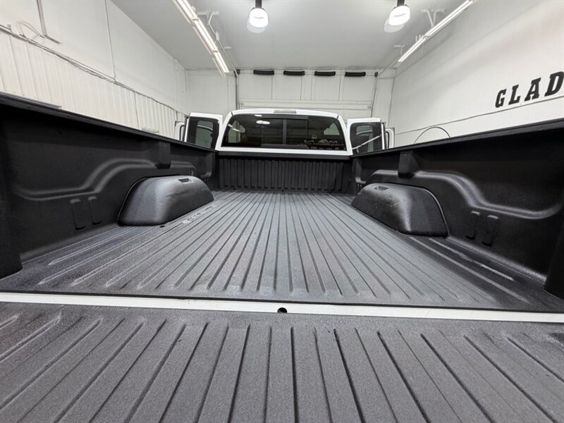 1999 Dodge Ram 3500 Laramie SLT 4X4 5.9L DIESEL / DUALLY / ZERO RUST / Leather Seats / BRAND NEW TIRES / 119K MILES - Photo 10 - Gladstone, OR 97027