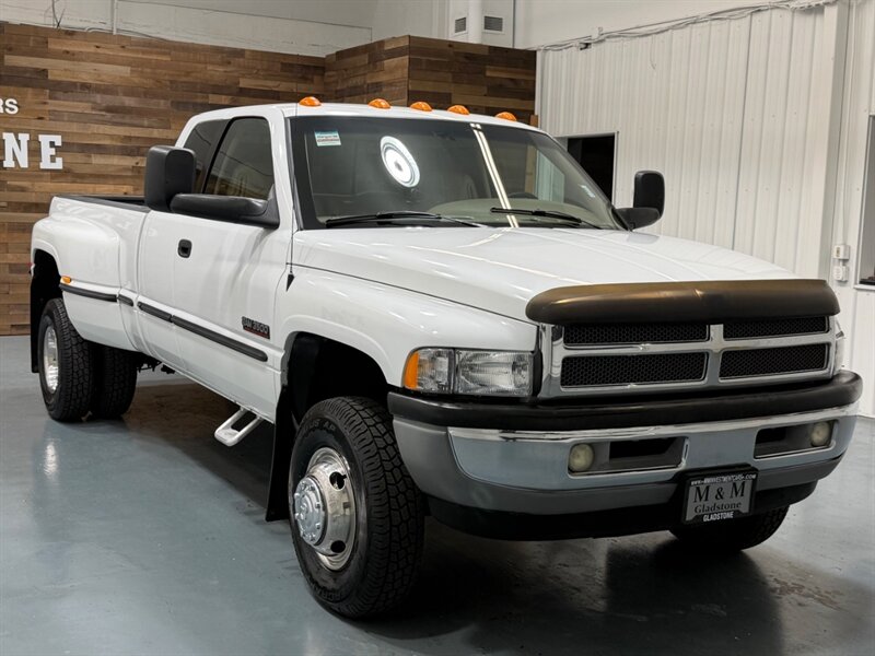 1999 Dodge Ram 3500 Laramie SLT 4X4 5.9L DIESEL / DUALLY / ZERO RUST / Leather Seats / BRAND NEW TIRES / 119K MILES - Photo 2 - Gladstone, OR 97027