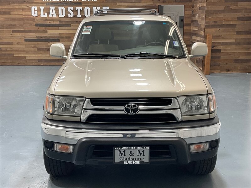 2002 Toyota 4Runner SR5 4X4 / V6 / 1-OWNER / 102,000 MILES  / FRESH TIMING BELT SERVICE DONE - Photo 5 - Gladstone, OR 97027