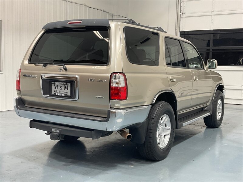 2002 Toyota 4Runner SR5 4X4 / V6 / 1-OWNER / 102,000 MILES  / FRESH TIMING BELT SERVICE DONE - Photo 8 - Gladstone, OR 97027