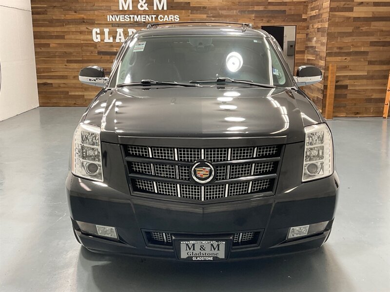 2013 Cadillac Escalade Premium Sport Utility AWD / 6.2L V8 / FULLY LOADED  / Leather w. Heated & Cooled Seats / DVD / Navigation / Backup Camera / 3RD ROW SEAT - Photo 5 - Gladstone, OR 97027