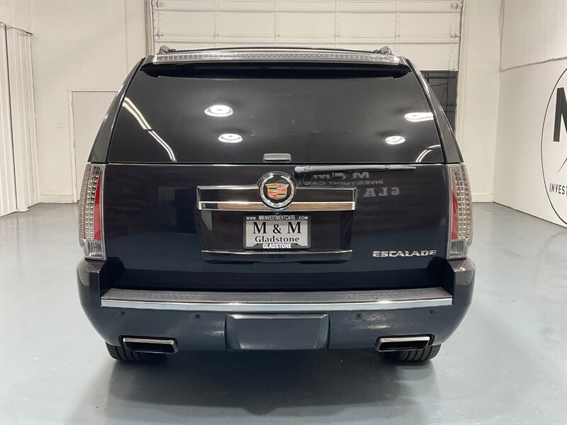 2013 Cadillac Escalade Premium Sport Utility AWD / 6.2L V8 / FULLY LOADED  / Leather w. Heated & Cooled Seats / DVD / Navigation / Backup Camera / 3RD ROW SEAT - Photo 6 - Gladstone, OR 97027