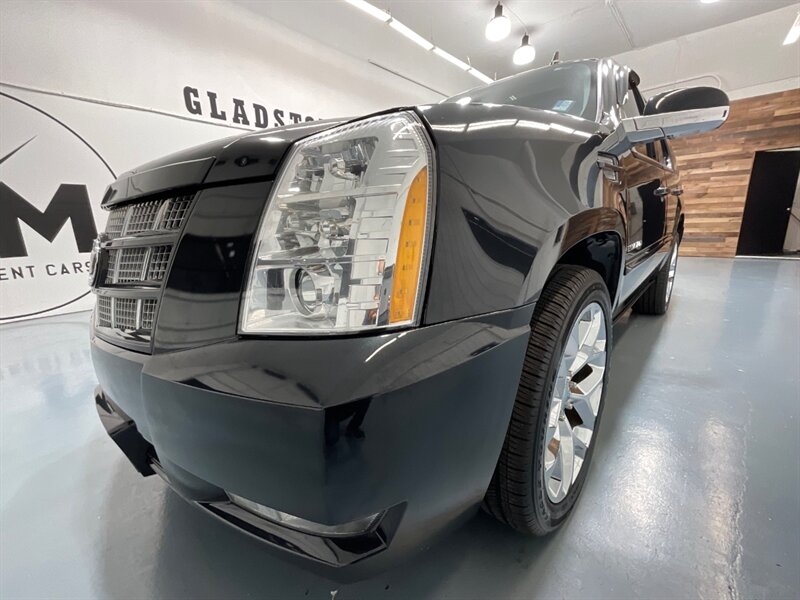 2013 Cadillac Escalade Premium Sport Utility AWD / 6.2L V8 / FULLY LOADED  / Leather w. Heated & Cooled Seats / DVD / Navigation / Backup Camera / 3RD ROW SEAT - Photo 59 - Gladstone, OR 97027