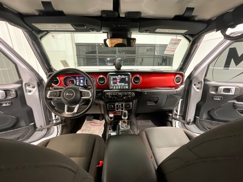 2020 Jeep Gladiator Rubicon 4X4 / LIFTED w. 37inc BF GOODRICH TIRES  / Navigation & Backup Camera / ZERO RUST - Photo 40 - Gladstone, OR 97027