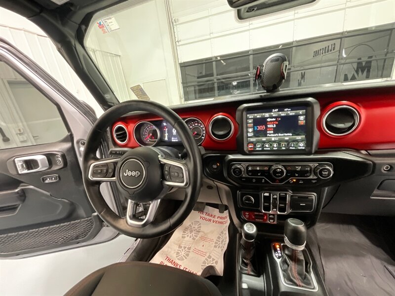 2020 Jeep Gladiator Rubicon 4X4 / LIFTED w. 37inc BF GOODRICH TIRES  / Navigation & Backup Camera / ZERO RUST - Photo 15 - Gladstone, OR 97027