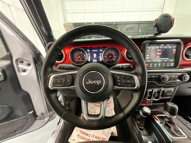 2020 Jeep Gladiator Rubicon 4X4 / LIFTED w. 37inc BF GOODRICH TIRES  / Navigation & Backup Camera / ZERO RUST - Photo 20 - Gladstone, OR 97027