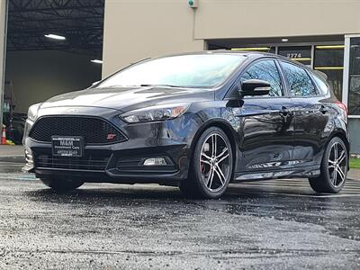 2016 Ford Focus ST  / HATCHBACK / MANUAL / RECARO SEATS / LOW MILES / TOP SHAPE !! Hatchback