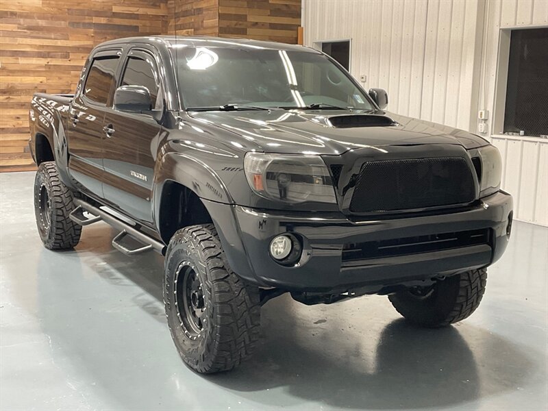 2007 Toyota Tacoma TRD SPORT / Double Cab / 4X4 / 4.0L V6 / LIFTED / LOCAL ZERO RUST - Photo 2 - Gladstone, OR 97027