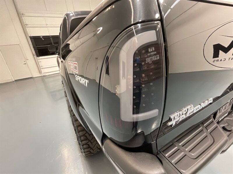 2007 Toyota Tacoma TRD SPORT / Double Cab / 4X4 / 4.0L V6 / LIFTED / LOCAL ZERO RUST - Photo 29 - Gladstone, OR 97027