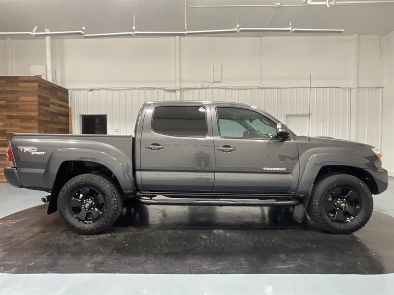 2013 Toyota Tacoma PreRunner SR5 TRD SPORT / 4.0L V6 / Double Cab  / RUST FREE / LOCAL - Photo 4 - Gladstone, OR 97027