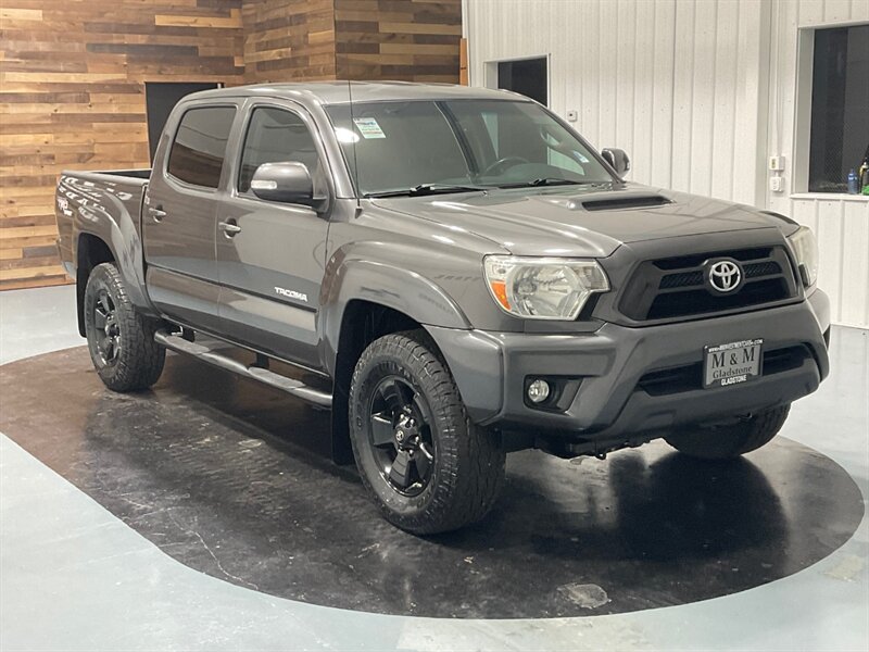 2013 Toyota Tacoma PreRunner SR5 TRD SPORT / 4.0L V6 / Double Cab  / RUST FREE / LOCAL - Photo 2 - Gladstone, OR 97027