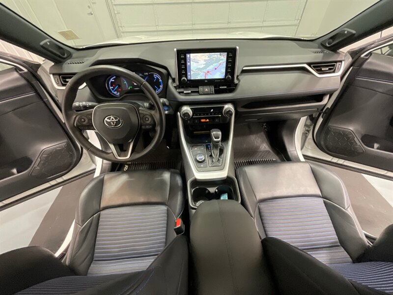 2020 Toyota RAV4 Hybrid XSE Sport Utility AWD / 2.5L 4Cyl Hybrid  / LOCAL SUV - Photo 40 - Gladstone, OR 97027