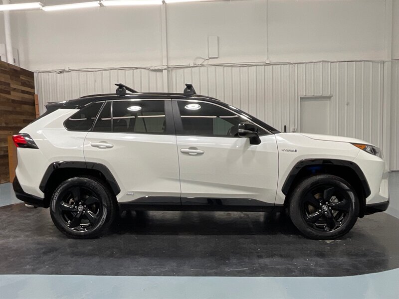 2020 Toyota RAV4 Hybrid XSE Sport Utility AWD / 2.5L 4Cyl Hybrid  / LOCAL SUV - Photo 4 - Gladstone, OR 97027