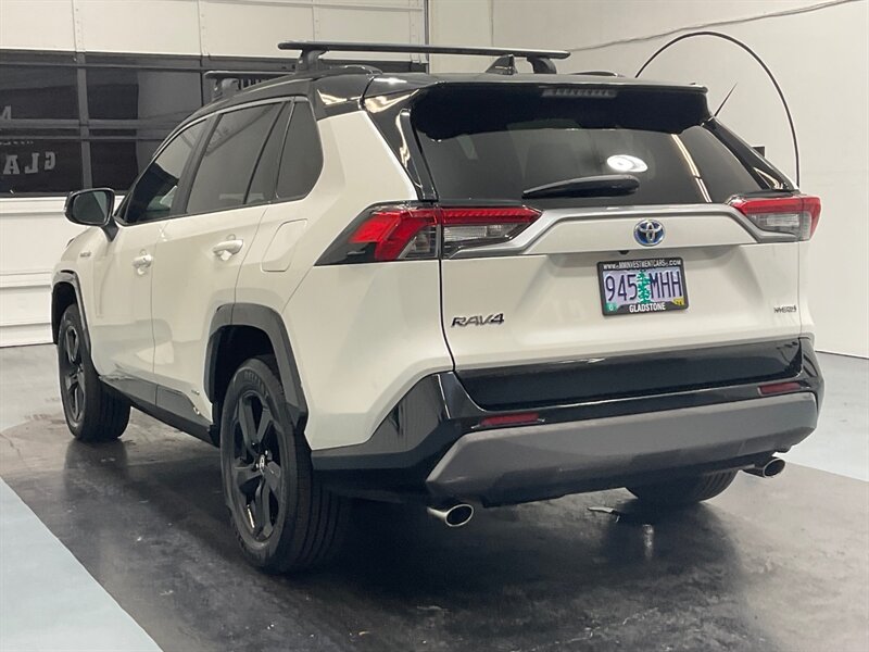 2020 Toyota RAV4 Hybrid XSE Sport Utility AWD / 2.5L 4Cyl Hybrid  / LOCAL SUV - Photo 8 - Gladstone, OR 97027