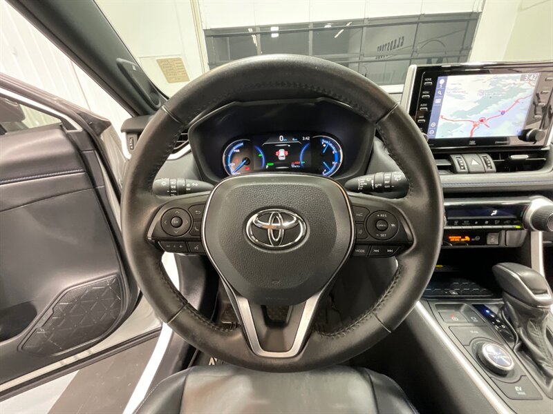 2020 Toyota RAV4 Hybrid XSE Sport Utility AWD / 2.5L 4Cyl Hybrid  / LOCAL SUV - Photo 51 - Gladstone, OR 97027