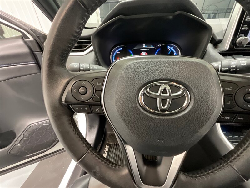 2020 Toyota RAV4 Hybrid XSE Sport Utility AWD / 2.5L 4Cyl Hybrid  / LOCAL SUV - Photo 50 - Gladstone, OR 97027