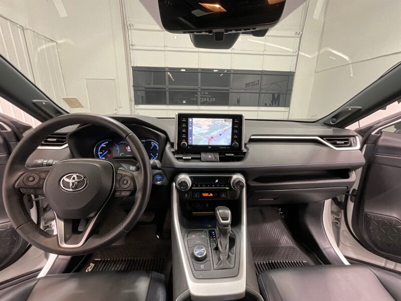 2020 Toyota RAV4 Hybrid XSE Sport Utility AWD / 2.5L 4Cyl Hybrid  / LOCAL SUV - Photo 48 - Gladstone, OR 97027