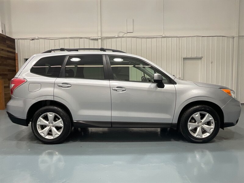 2015 Subaru Forester 2.5i Premium Sport Utility AWD / Sunroof /LOCAL  / Backup Camera - Photo 4 - Gladstone, OR 97027