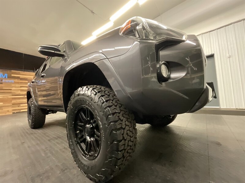 2016 Toyota 4Runner SR5  4X4 / Leather /1-OWNER / LIFTED w/ BF GOODRIC  LIFTED w/ NEW WHEELS & TIRES/ XL TYGER RACK - Photo 10 - Gladstone, OR 97027