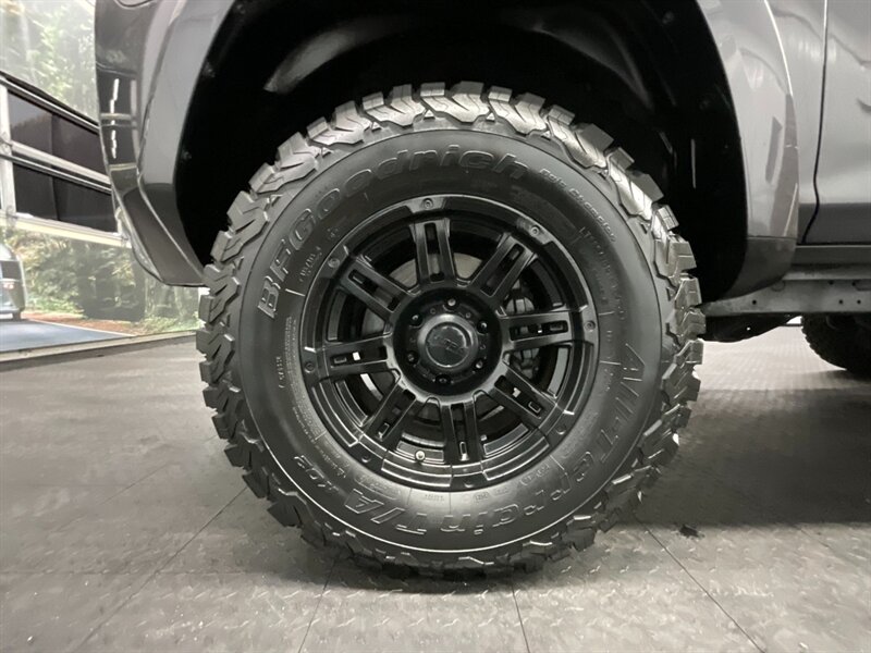 2016 Toyota 4Runner SR5  4X4 / Leather /1-OWNER / LIFTED w/ BF GOODRIC  LIFTED w/ NEW WHEELS & TIRES/ XL TYGER RACK - Photo 23 - Gladstone, OR 97027