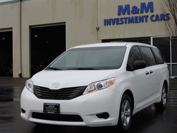 2015 Toyota Sienna L 7-Passenger / ONLY 7500 MILES Minivan