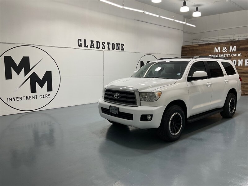 2016 Toyota Sequoia SR5 Sport Utility 4WD / 5.7L V8 / 3RD Row Seat  /BRAND NEW TIRES/  LOCAL SUV w/ZERO RUST / Backup Camera - Photo 65 - Gladstone, OR 97027