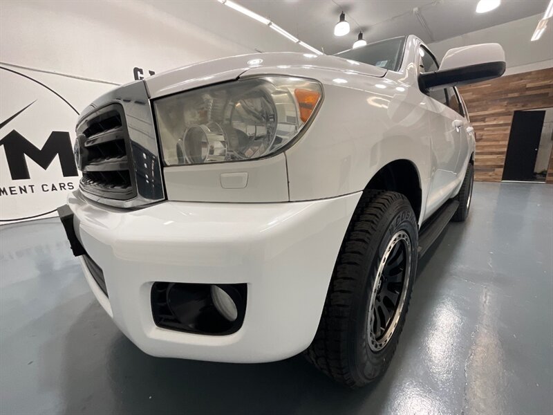 2016 Toyota Sequoia SR5 Sport Utility 4WD / 5.7L V8 / 3RD Row Seat  /BRAND NEW TIRES/  LOCAL SUV w/ZERO RUST / Backup Camera - Photo 58 - Gladstone, OR 97027