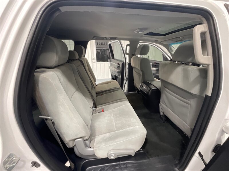 2016 Toyota Sequoia SR5 Sport Utility 4WD / 5.7L V8 / 3RD Row Seat  /BRAND NEW TIRES/  LOCAL SUV w/ZERO RUST / Backup Camera - Photo 12 - Gladstone, OR 97027