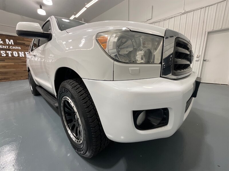 2016 Toyota Sequoia SR5 Sport Utility 4WD / 5.7L V8 / 3RD Row Seat  /BRAND NEW TIRES/  LOCAL SUV w/ZERO RUST / Backup Camera - Photo 59 - Gladstone, OR 97027