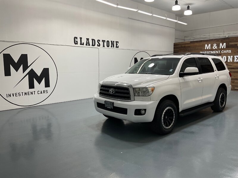 2016 Toyota Sequoia SR5 Sport Utility 4WD / 5.7L V8 / 3RD Row Seat  /BRAND NEW TIRES/  LOCAL SUV w/ZERO RUST / Backup Camera - Photo 25 - Gladstone, OR 97027