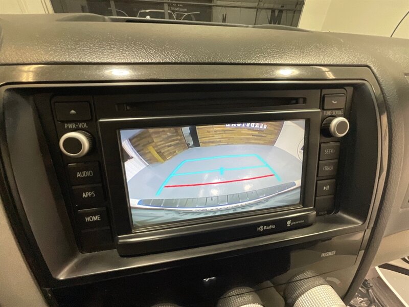 2016 Toyota Sequoia SR5 Sport Utility 4WD / 5.7L V8 / 3RD Row Seat  /BRAND NEW TIRES/  LOCAL SUV w/ZERO RUST / Backup Camera - Photo 17 - Gladstone, OR 97027