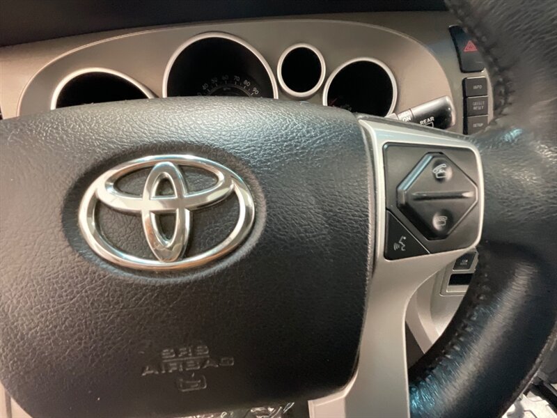 2016 Toyota Sequoia SR5 Sport Utility 4WD / 5.7L V8 / 3RD Row Seat  /BRAND NEW TIRES/  LOCAL SUV w/ZERO RUST / Backup Camera - Photo 48 - Gladstone, OR 97027