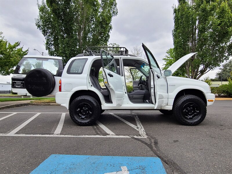 1999 Suzuki Grand Vitara JLX Sport Utility V6 / 4X4 / 5 Speed Manual /  1-Owner / 81,000 Miles / New Tires / NEW LIFT - Photo 22 - Portland, OR 97217