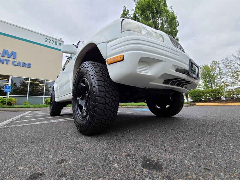 1999 Suzuki Grand Vitara JLX Sport Utility V6 / 4X4 / 5 Speed Manual /  1-Owner / 81,000 Miles / New Tires / NEW LIFT - Photo 10 - Portland, OR 97217