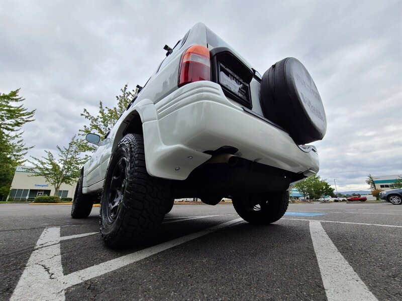 1999 Suzuki Grand Vitara JLX Sport Utility V6 / 4X4 / 5 Speed Manual /  1-Owner / 81,000 Miles / New Tires / NEW LIFT - Photo 12 - Portland, OR 97217