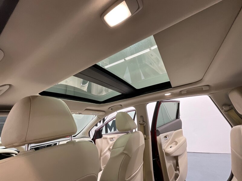 2018 Nissan Murano Platinum AWD / Panoramic Sunroof / Leather /Navi  / LOCAL SUV - Photo 22 - Gladstone, OR 97027