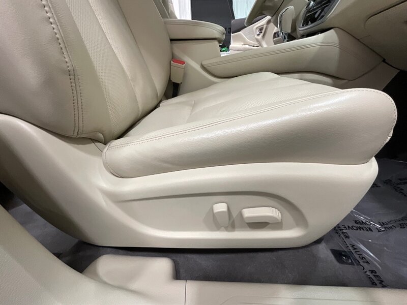 2018 Nissan Murano Platinum AWD / Panoramic Sunroof / Leather /Navi  / LOCAL SUV - Photo 42 - Gladstone, OR 97027