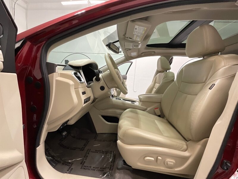 2018 Nissan Murano Platinum AWD / Panoramic Sunroof / Leather /Navi  / LOCAL SUV - Photo 12 - Gladstone, OR 97027