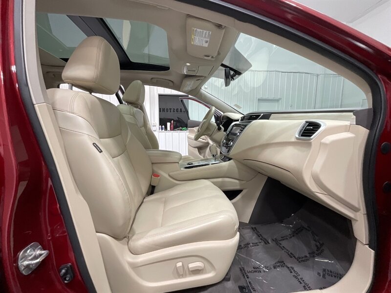 2018 Nissan Murano Platinum AWD / Panoramic Sunroof / Leather /Navi  / LOCAL SUV - Photo 15 - Gladstone, OR 97027