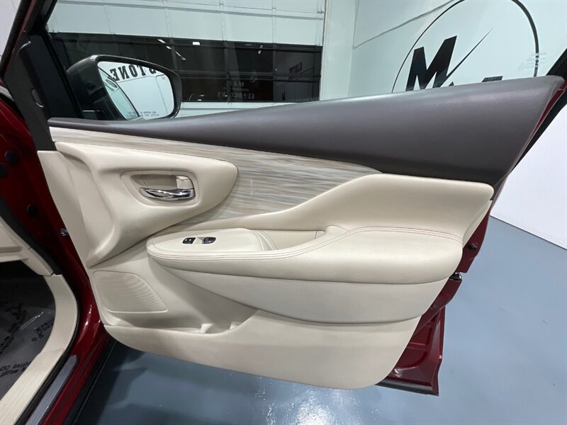 2018 Nissan Murano Platinum AWD / Panoramic Sunroof / Leather /Navi  / LOCAL SUV - Photo 38 - Gladstone, OR 97027