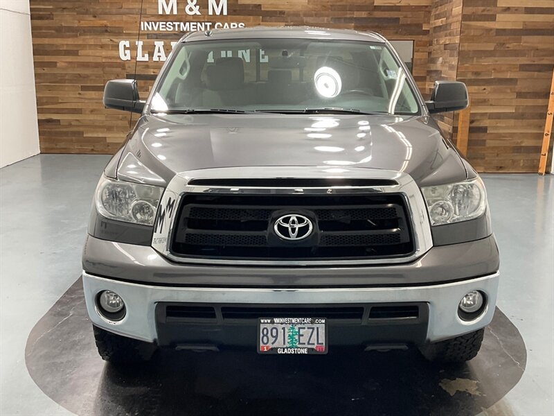 2011 Toyota Tundra TRD OFF RD 4X4 / 5.7L V8 / LOCAL OREGON TRUCK  / ZERO RUST - Photo 5 - Gladstone, OR 97027